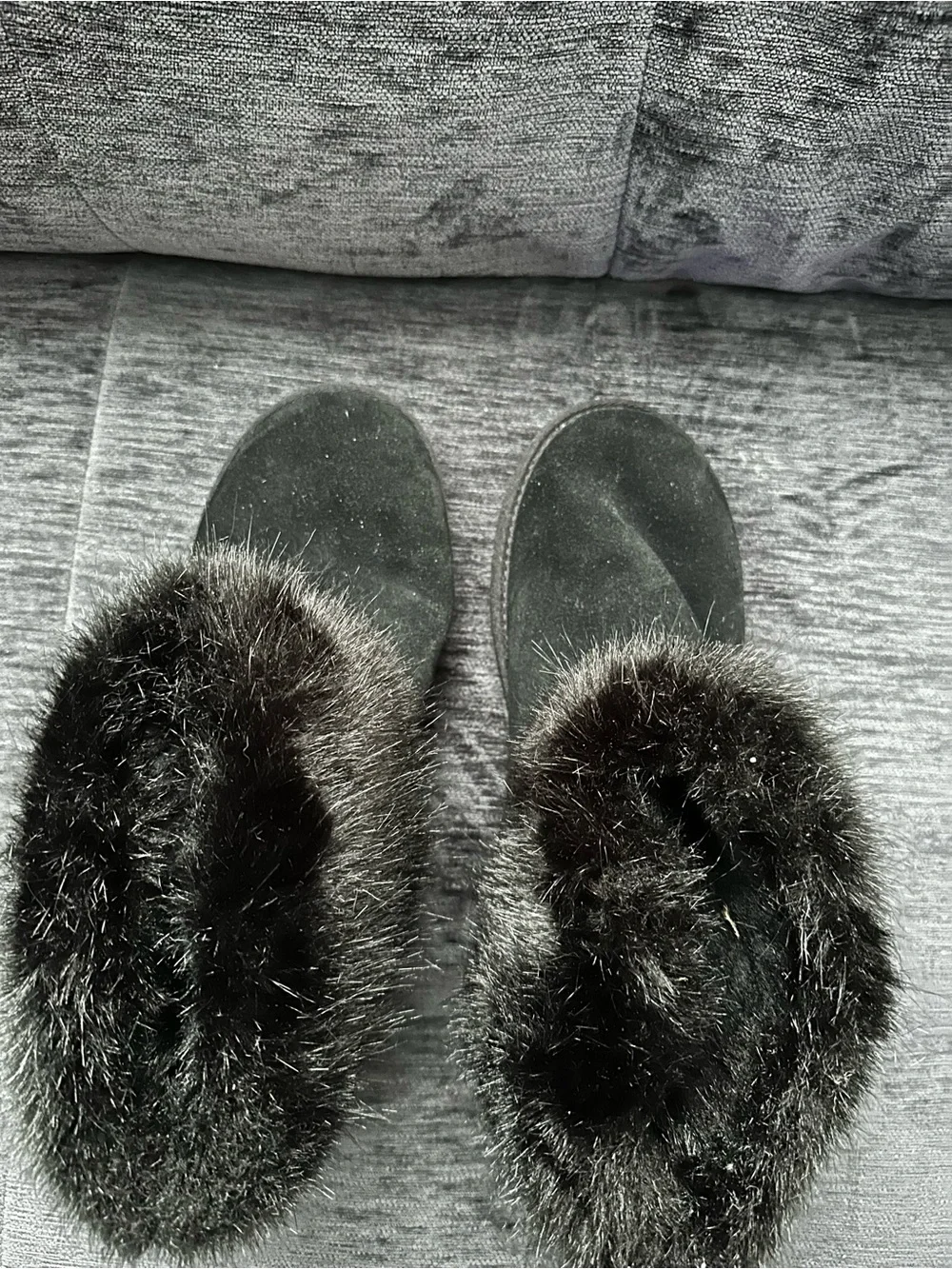 UGG stylish black